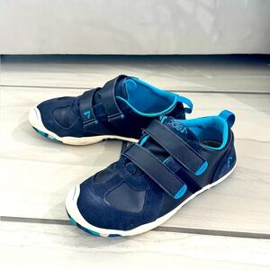 Like New! PLAE NAT Navy Blue Shoes Sneakers (Big Boys) Size 3.5